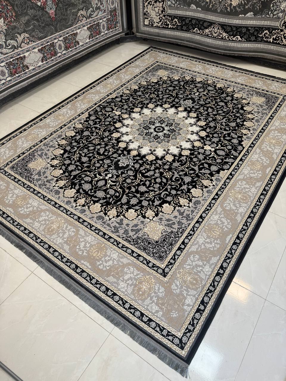 فرش 700 شانه طرح نائین 